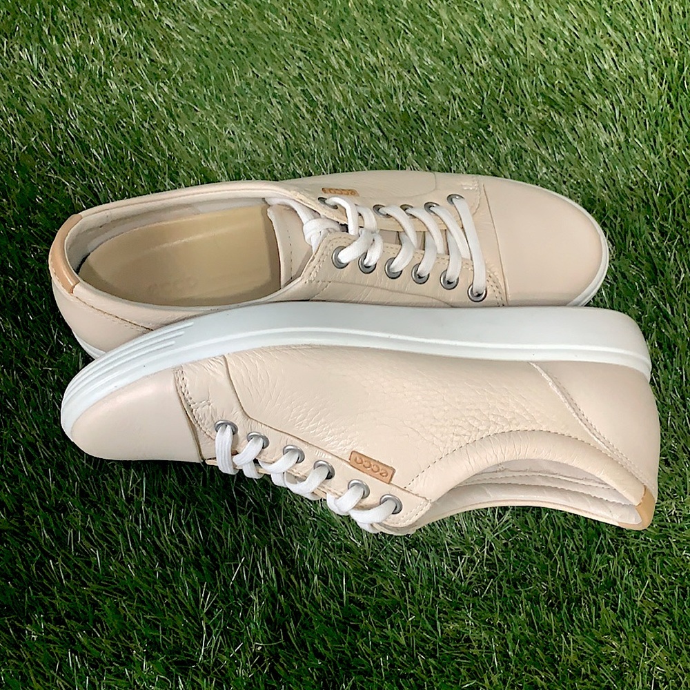 ECCO Women’s Soft 7 Sneaker